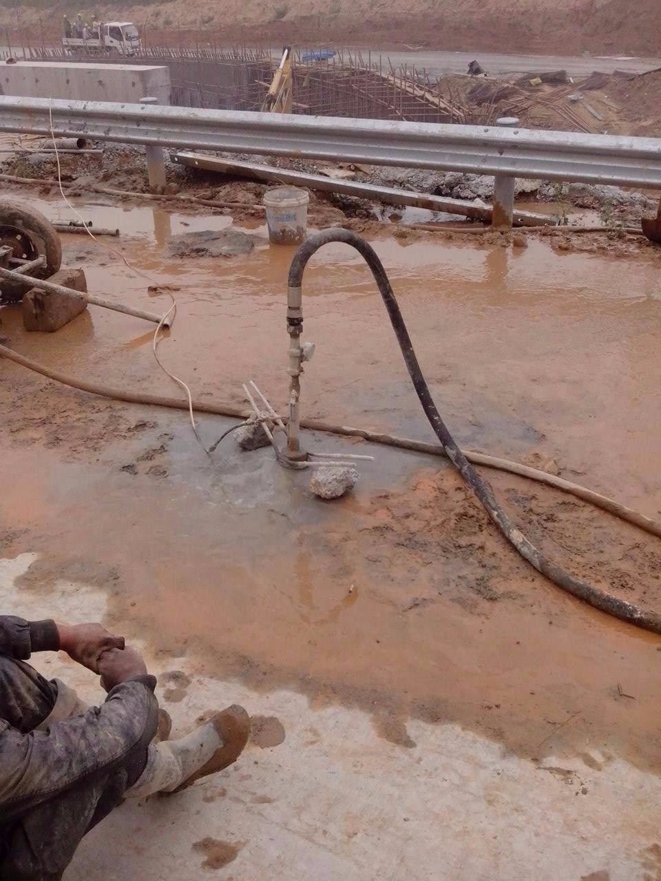 三伏潭镇路基压密注浆